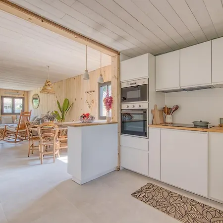 Casa de Férias Maison De Charme Au Bord Du *