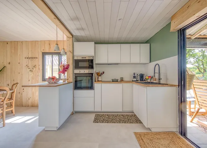 Maison De Charme Au Bord Du